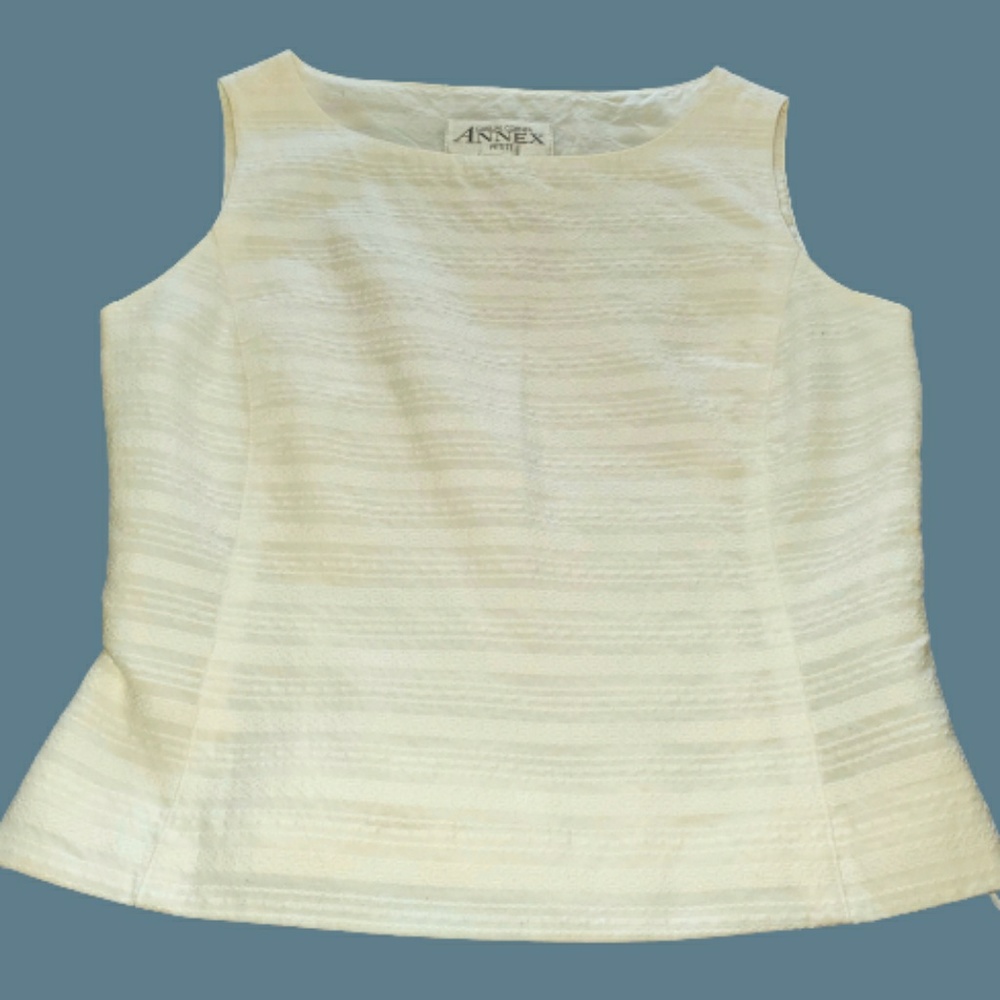 Casual Corner Sleeveless Emboidered Top